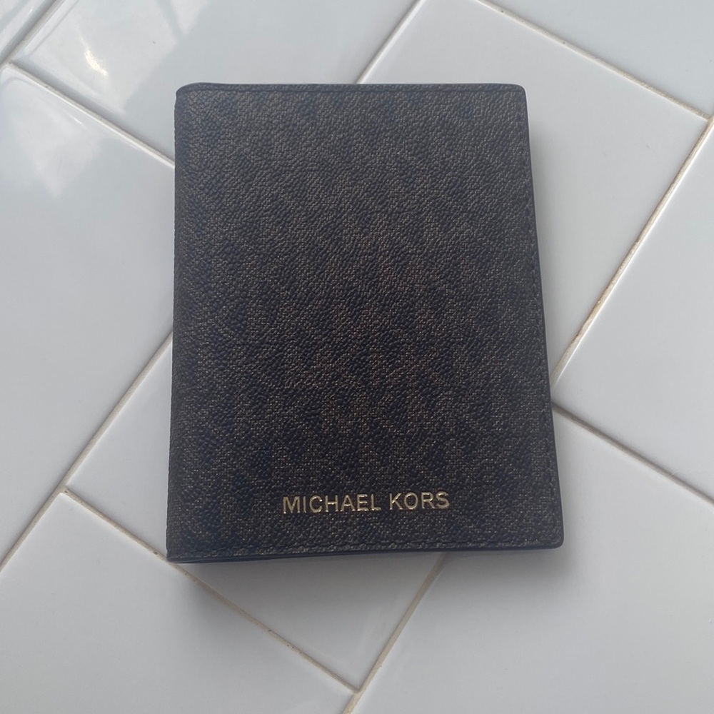 Michael Kors Passport Holder / Passport Wallet